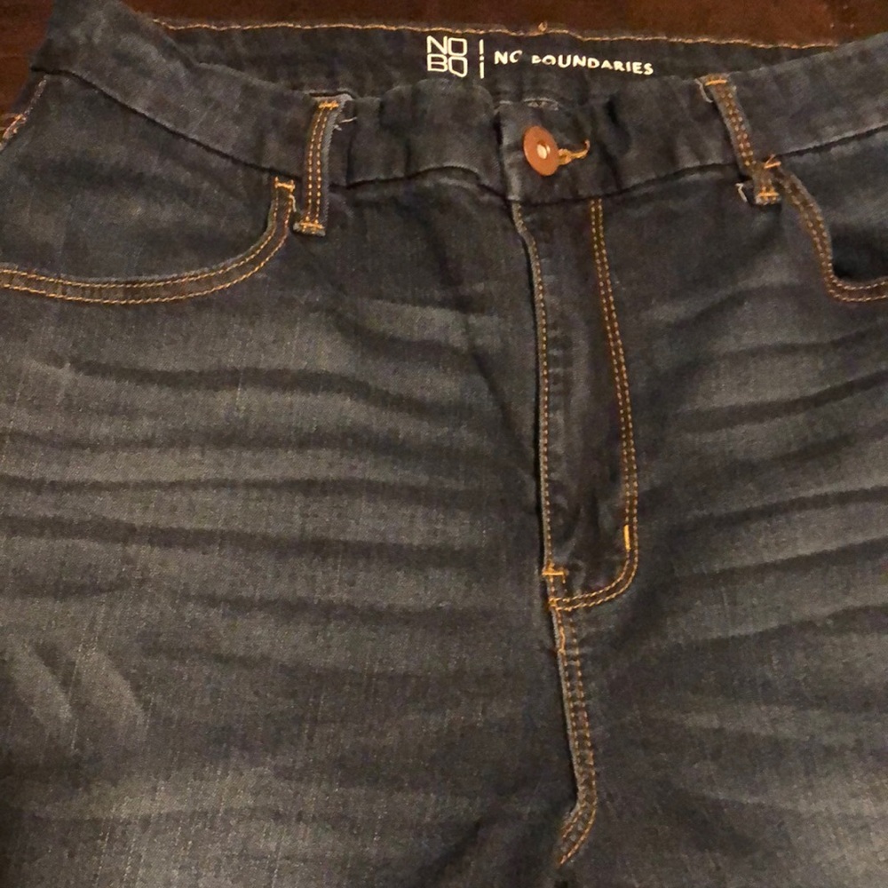 Gently Used No Boundaries size 15.